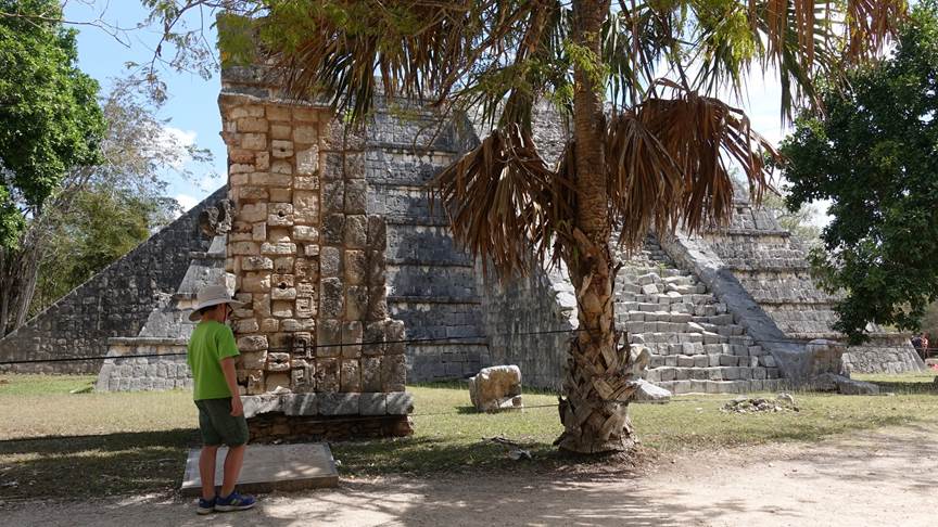 Description: Cenote Ik-Kil in Piste: 25 reviews and 114 photos